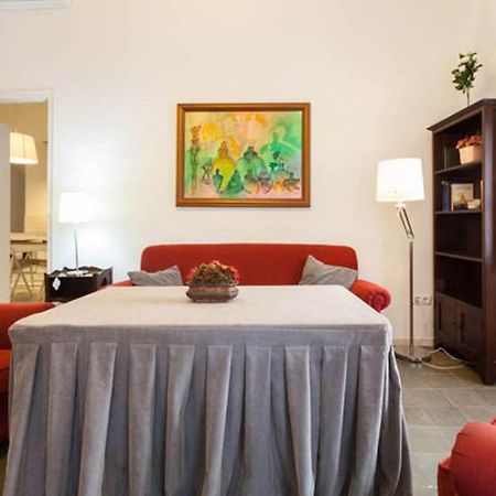 Apartamentos Rg Arenal Sevilla Rum bild