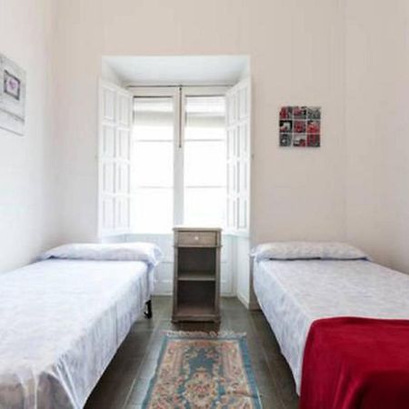 Apartamentos Rg Arenal Sevilla Rum bild