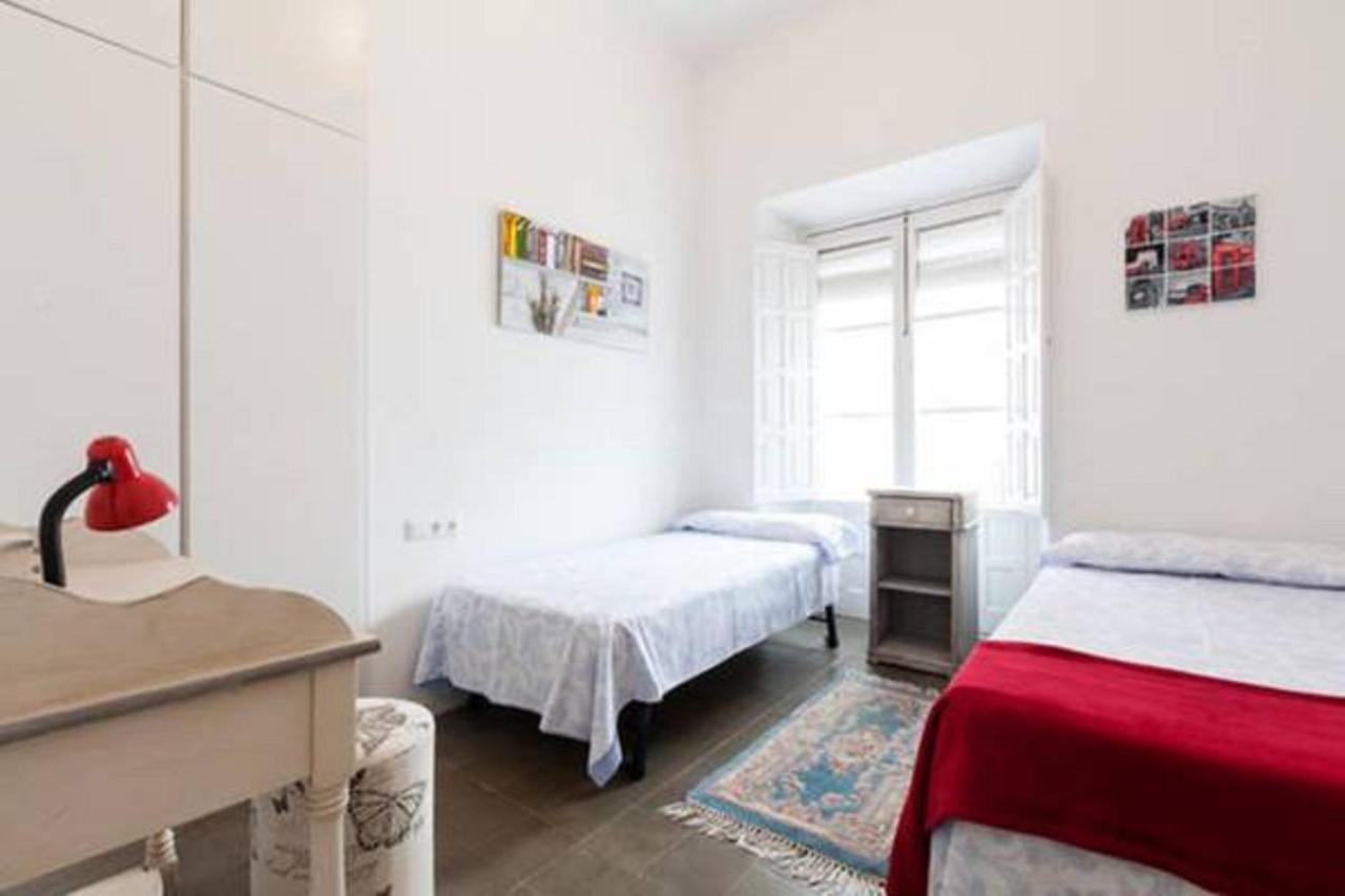 Apartamentos Rg Arenal Sevilla Rum bild