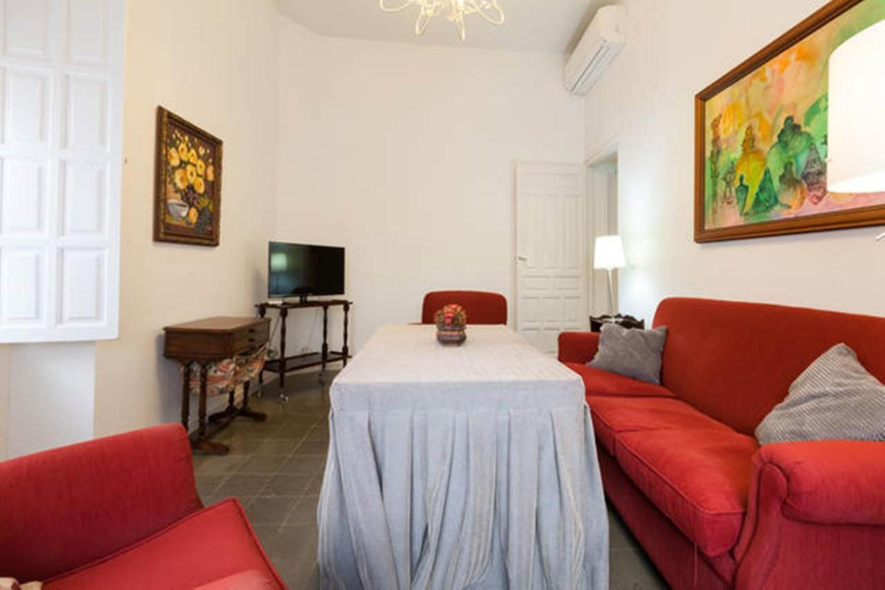Apartamentos Rg Arenal Sevilla Rum bild