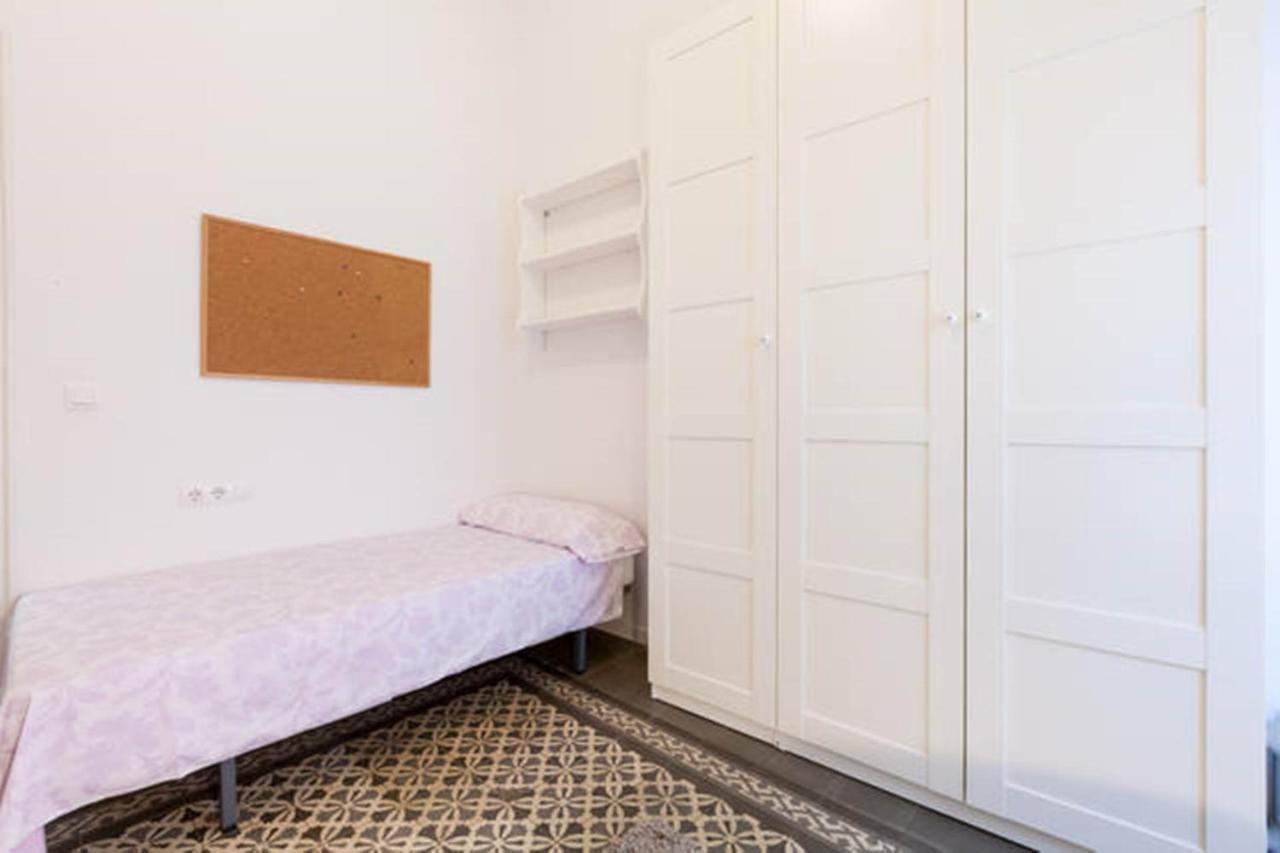 Apartamentos Rg Arenal Sevilla Rum bild