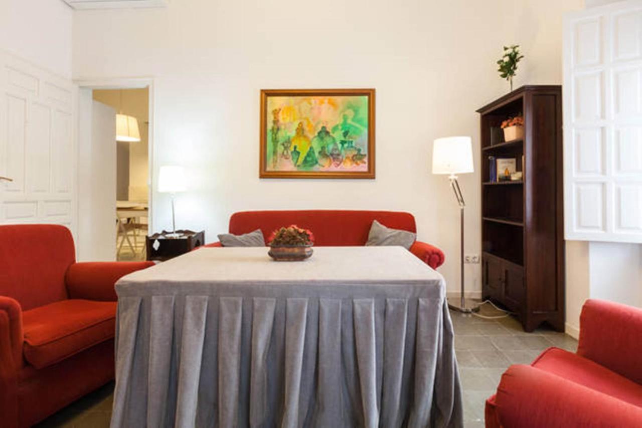 Apartamentos Rg Arenal Sevilla Rum bild
