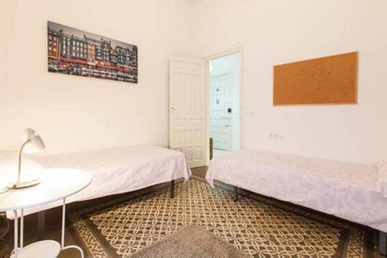 Apartamentos Rg Arenal Sevilla Rum bild