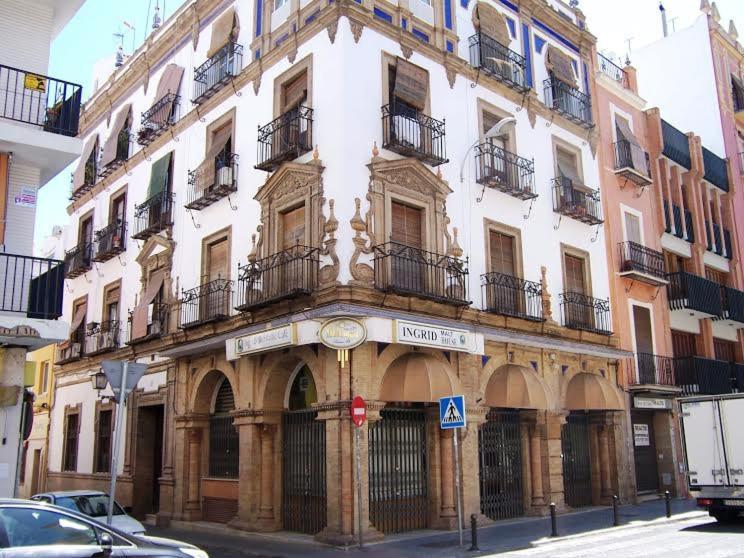 Apartamentos Rg Arenal Sevilla Rum bild